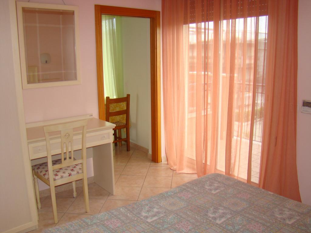 Il Casale Aparthotel Martinsicuro Exterior foto